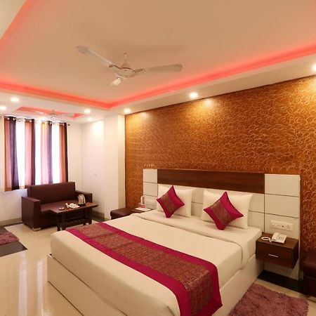 Hotel Classic New Delhi Buitenkant foto