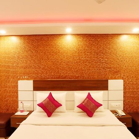 Hotel Classic New Delhi Buitenkant foto