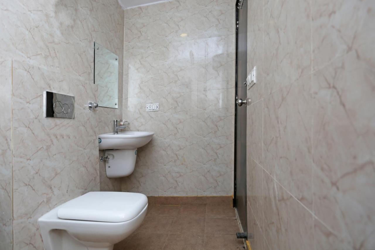 Hotel Classic New Delhi Buitenkant foto
